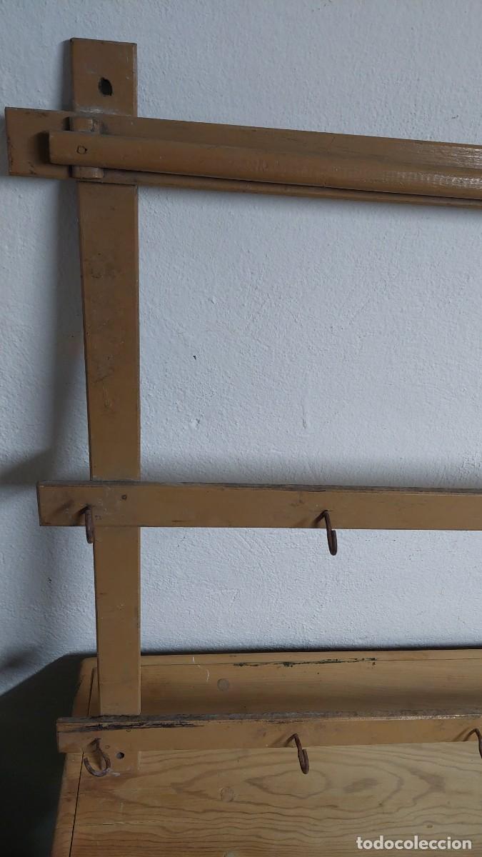 Antig&uuml;edades: Antigua espetera para cazos de cocina - Foto 2