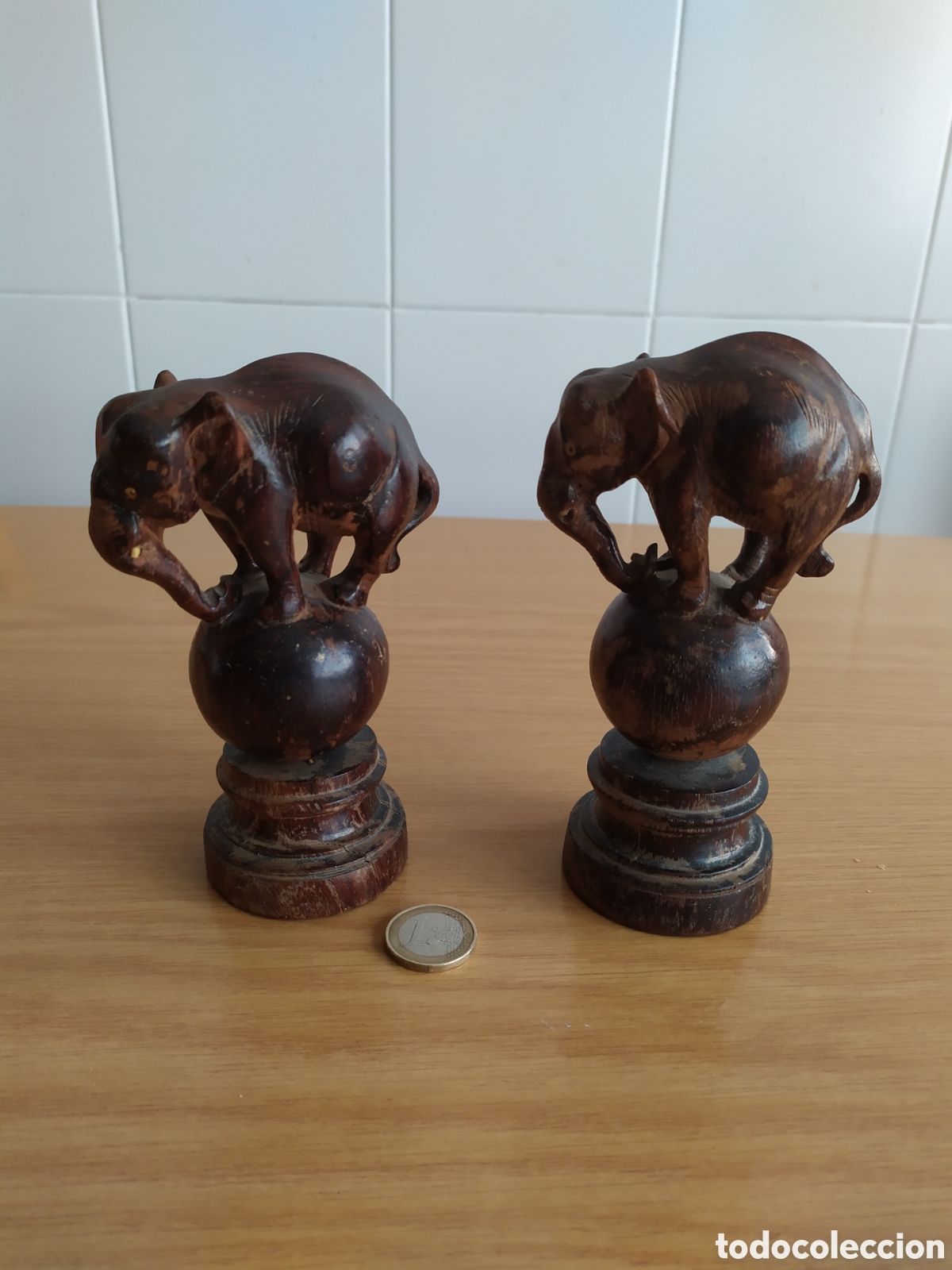 Antig&uuml;edades: Pareja de elefantes de madera. - Foto 1