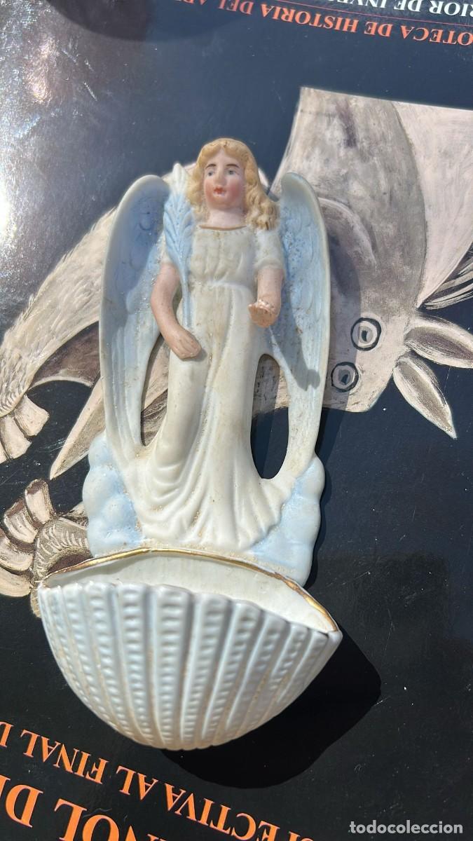 Antig&uuml;edades: BENDITERA DE ANGEL CON CONCHA DE 15 CMS. DE LONGITUD - Foto 1