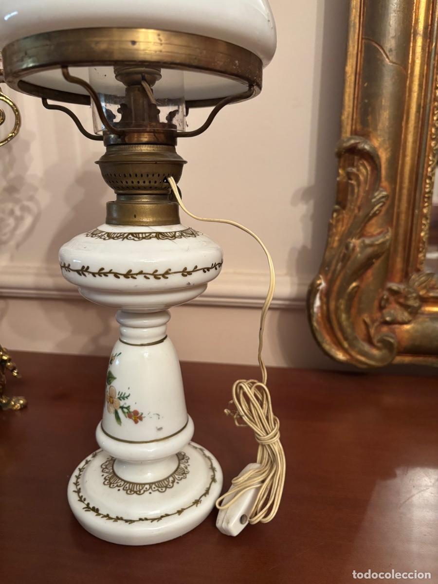 Antig&uuml;edades: Antiguo quinqu&eacute; de opalina electrificado - Foto 3