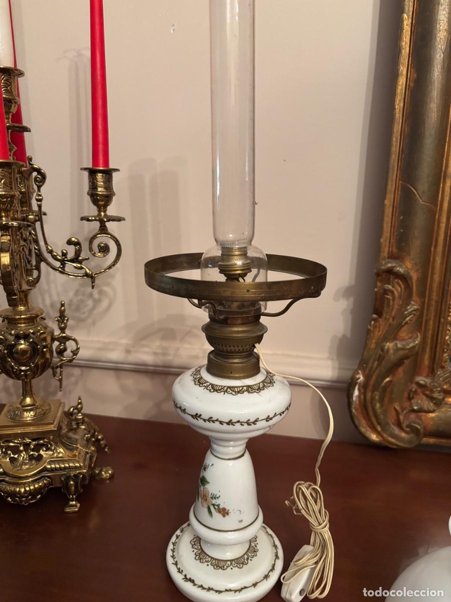 Antig&uuml;edades: Antiguo quinqu&eacute; de opalina electrificado - Foto 4
