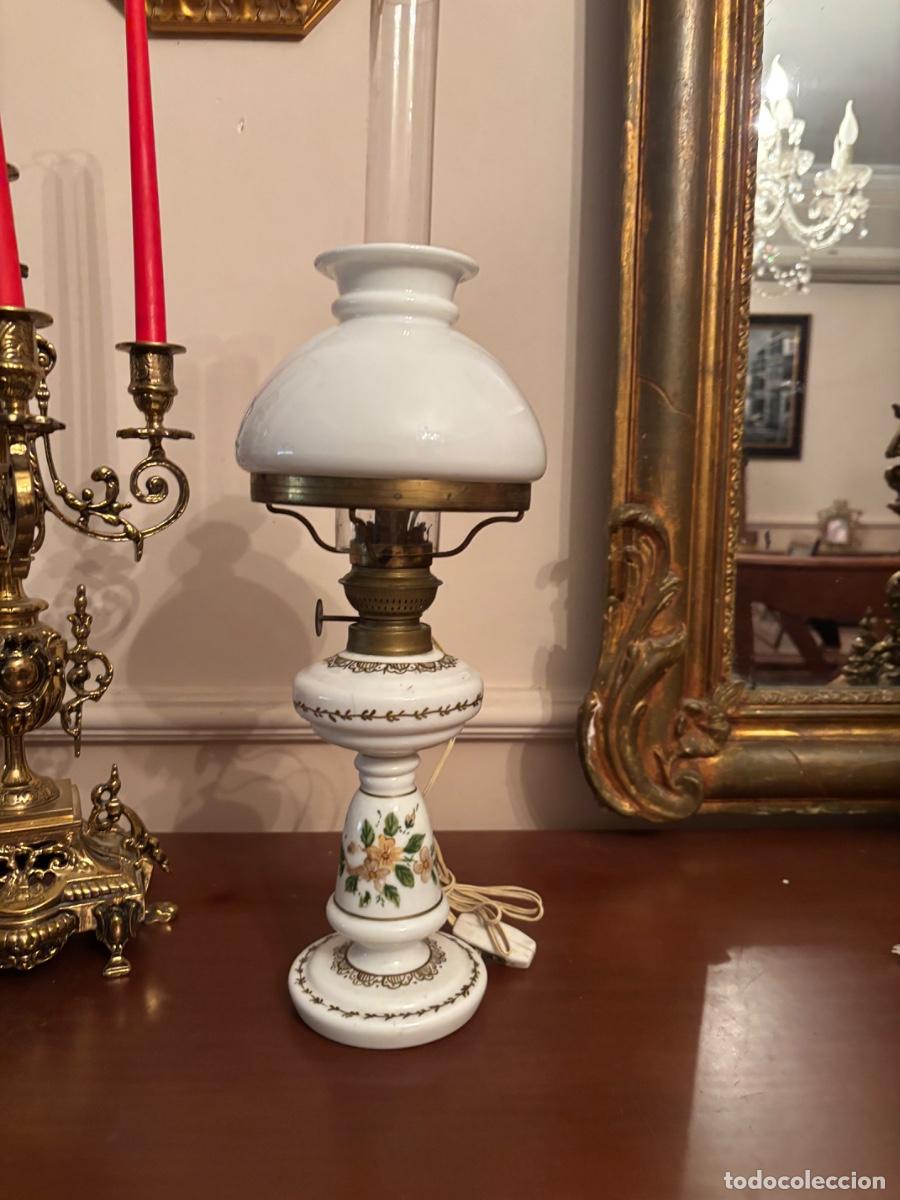 Antig&uuml;edades: Antiguo quinqu&eacute; de opalina electrificado - Foto 6
