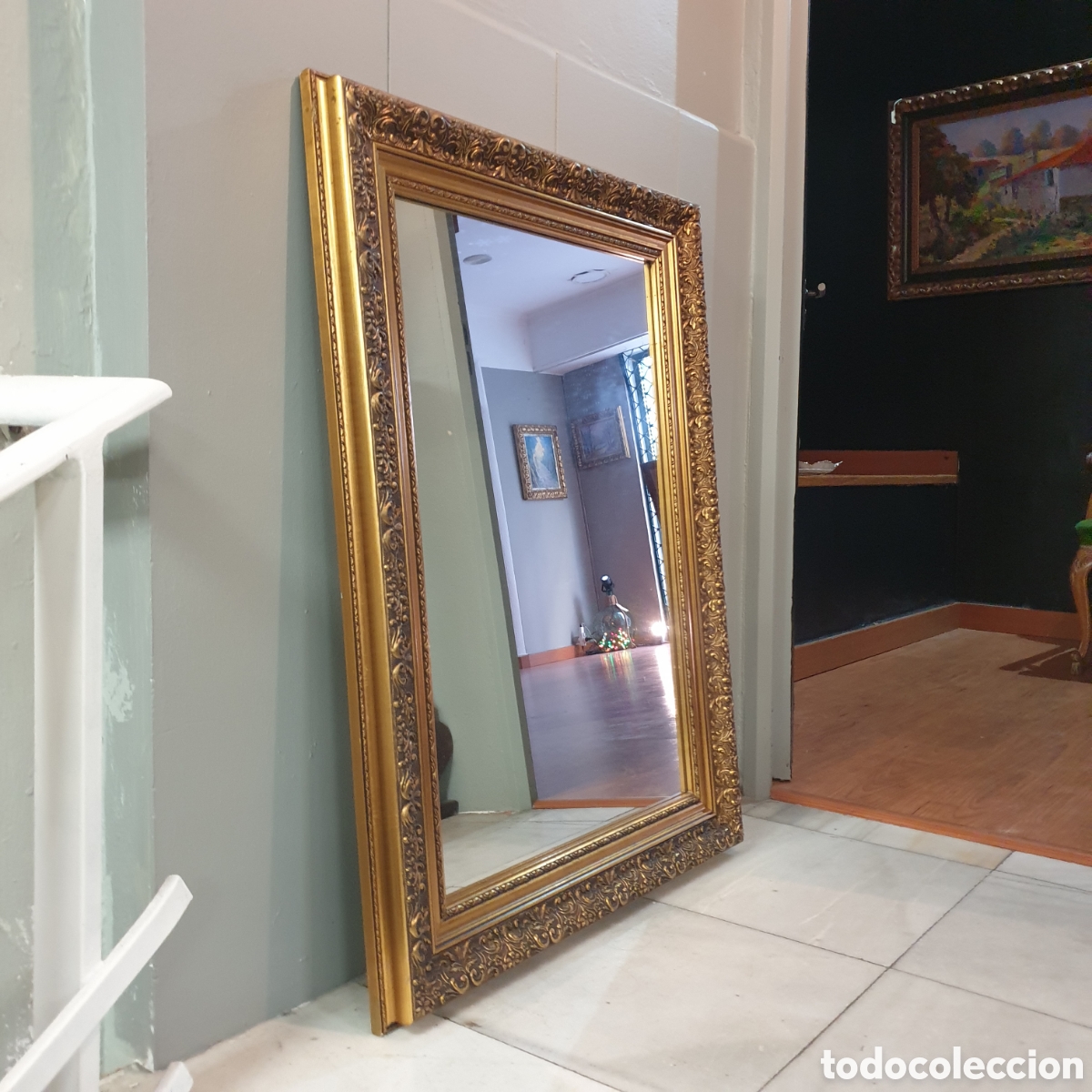 Antig&uuml;edades: Magn&iacute;fico espejo con marco en pan de oro - Foto 1