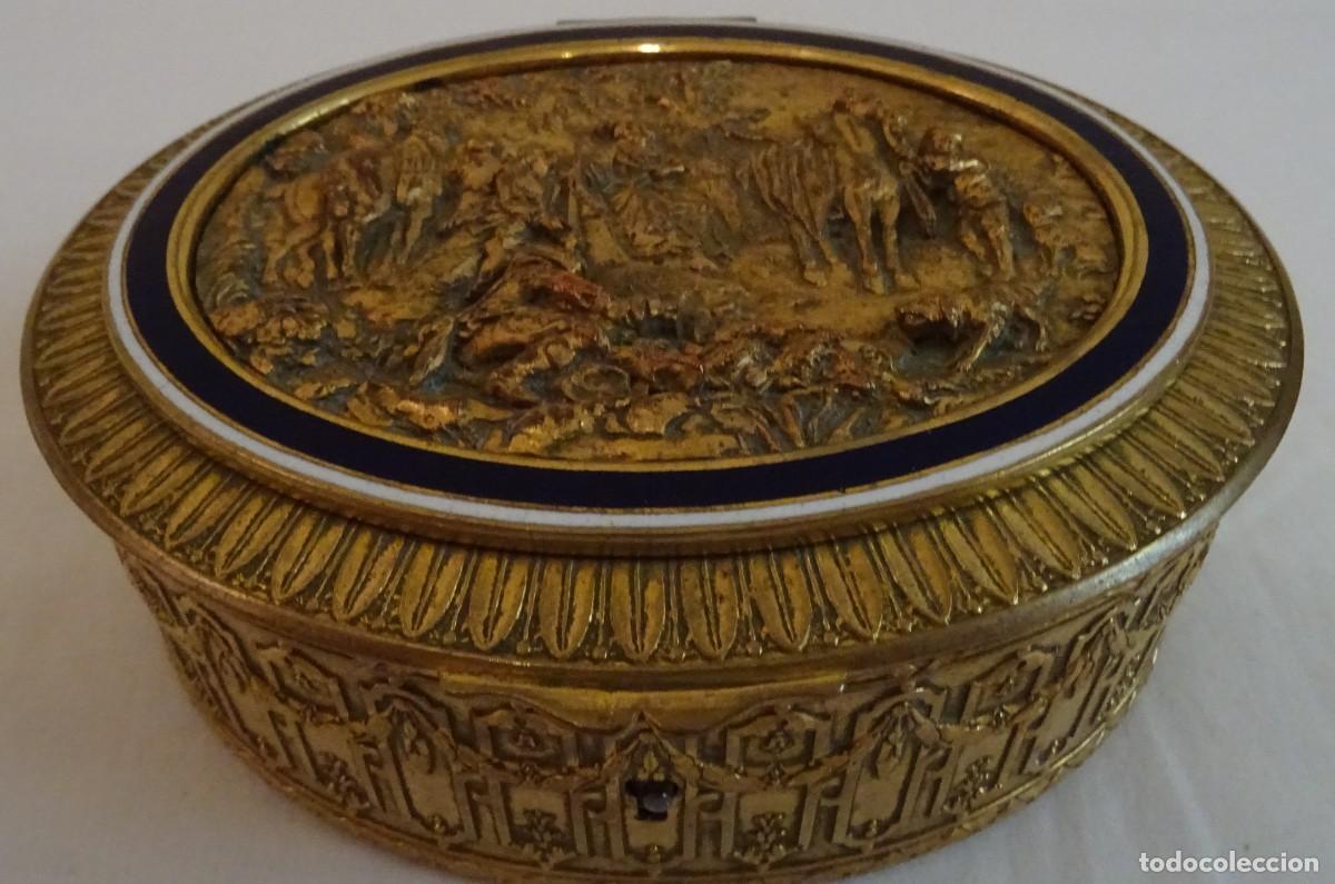 Antig&uuml;edades: Joyero antiguo de bronce - Foto 14