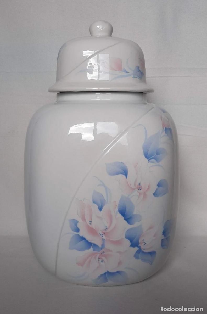 Antig&uuml;edades: Jarr&oacute;n Italiano Blanco con Flores - Foto 1