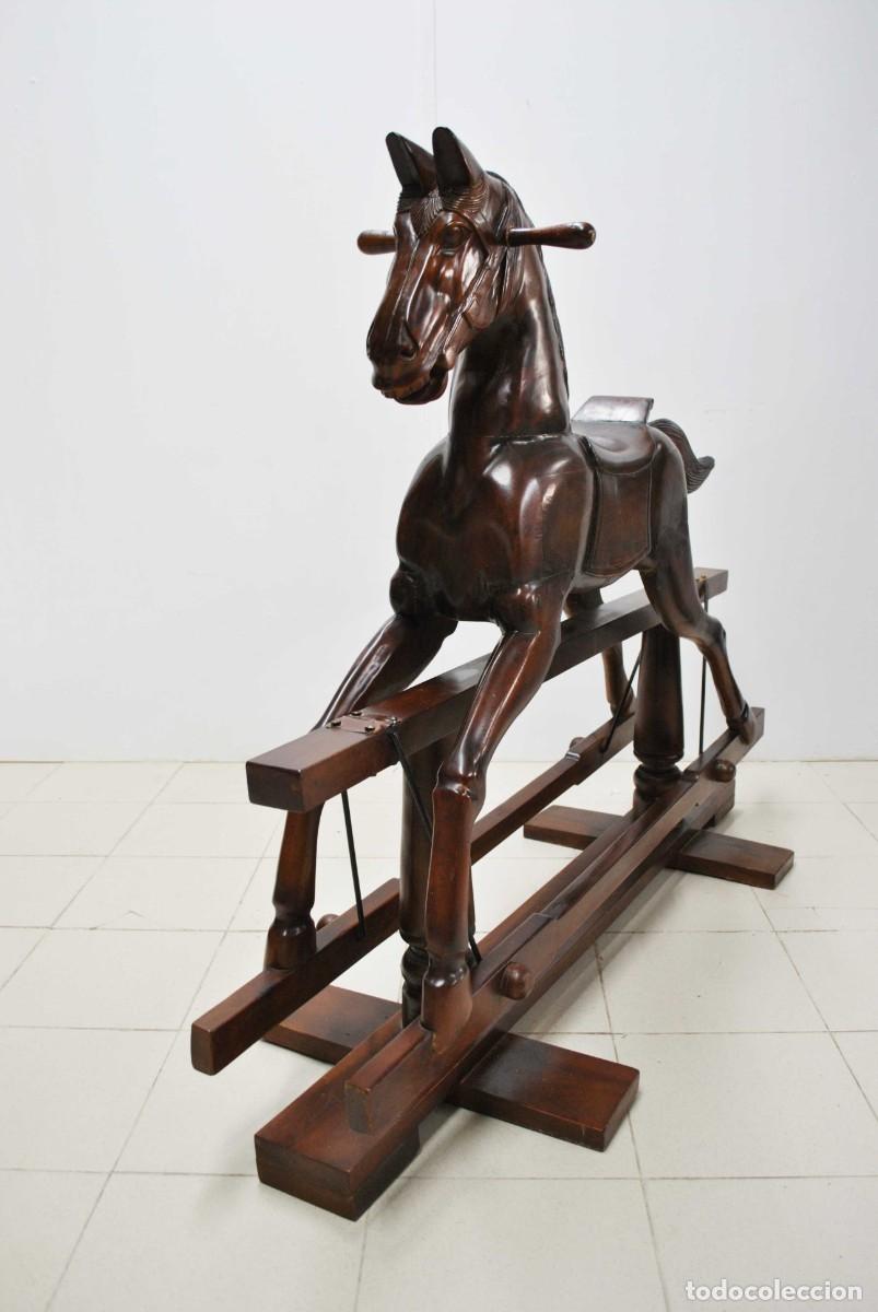 Antig&uuml;edades: CABALLO BALANC&Iacute;N DE MADERA TALLADA - Foto 4
