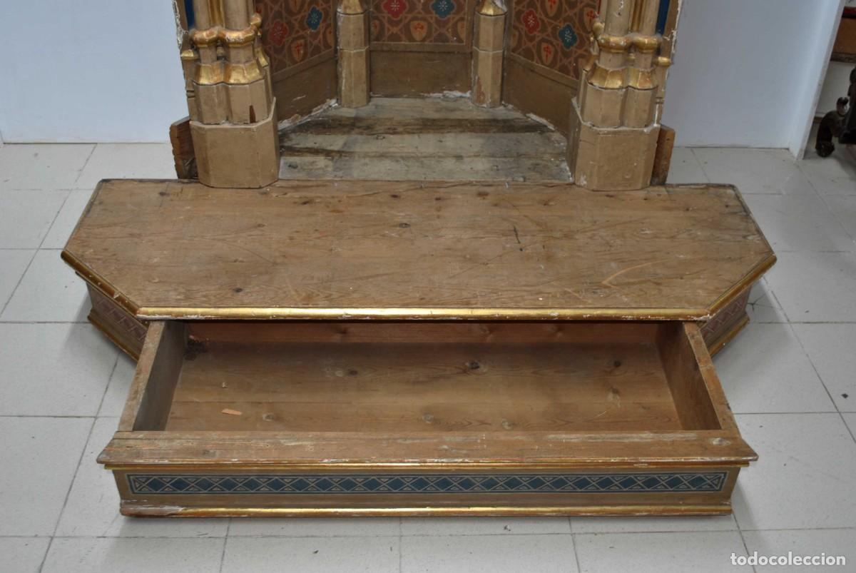 Antig&uuml;edades: CAPILLA ANTIGUA RETABLO TIPO ALTAR EN PAN DE ORO - Foto 4