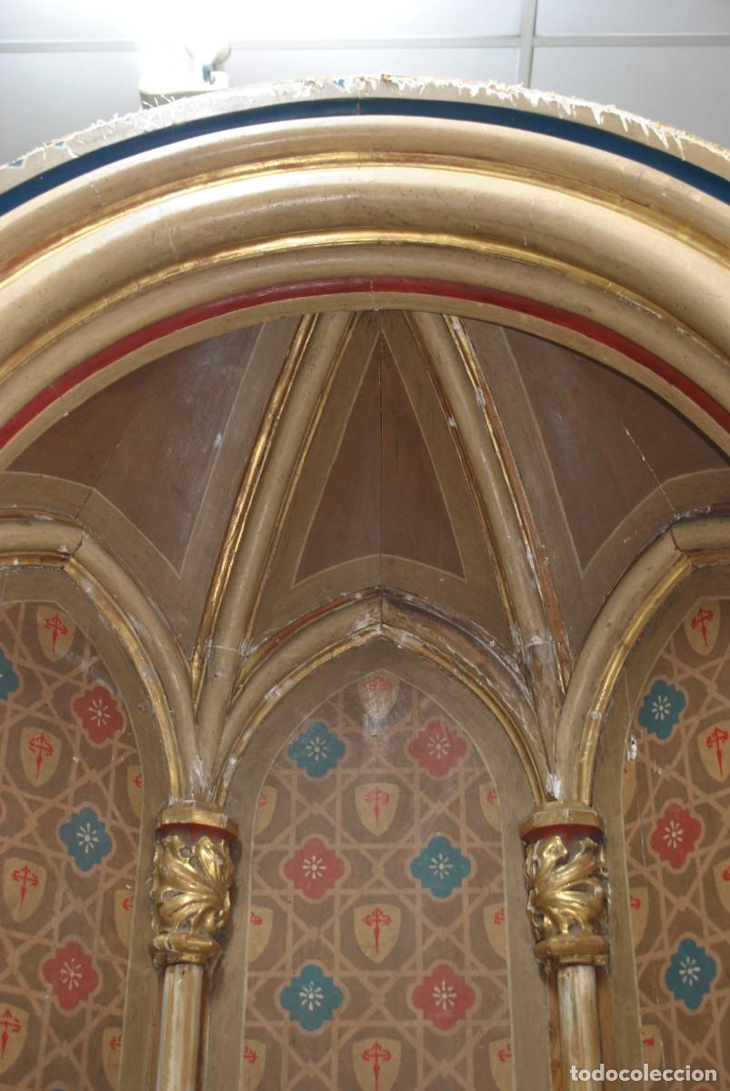 Antig&uuml;edades: CAPILLA ANTIGUA RETABLO TIPO ALTAR EN PAN DE ORO - Foto 6