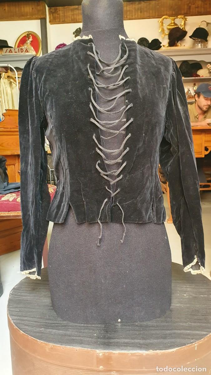 Antig&uuml;edades: Corpi&ntilde;o negro de terciopelo - Foto 1