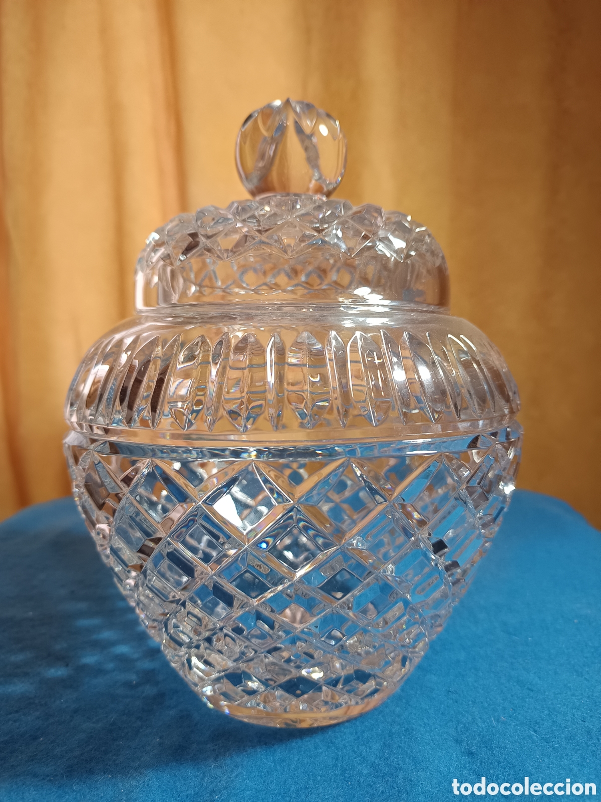 Antig&uuml;edades: Bombonera de cristal tallado - Foto 1