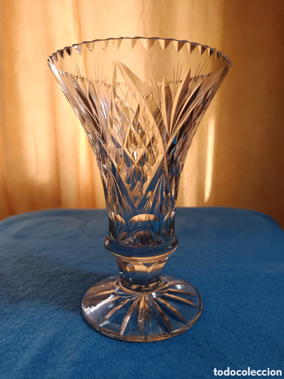 Antig&uuml;edades: Vaso de cristal tallado - Foto 1