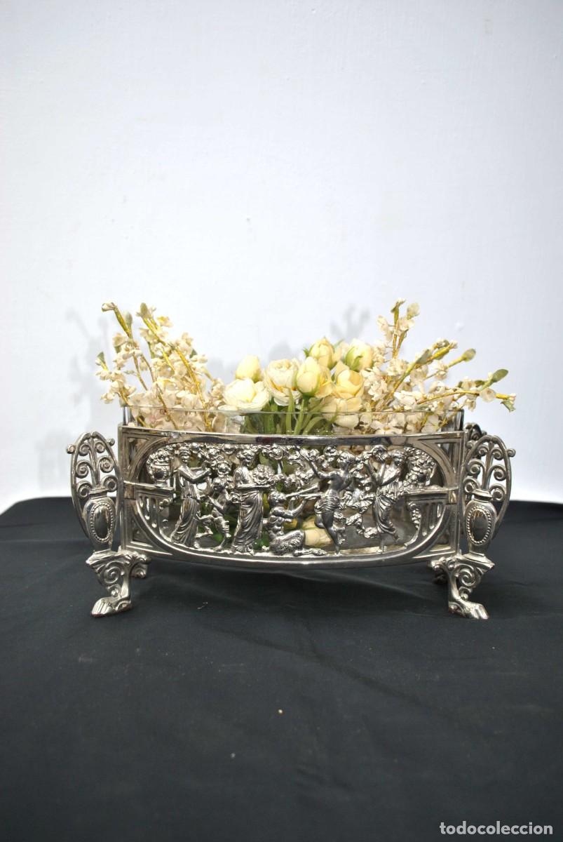 Antiques: JARDINERA DE CENTRO METAL