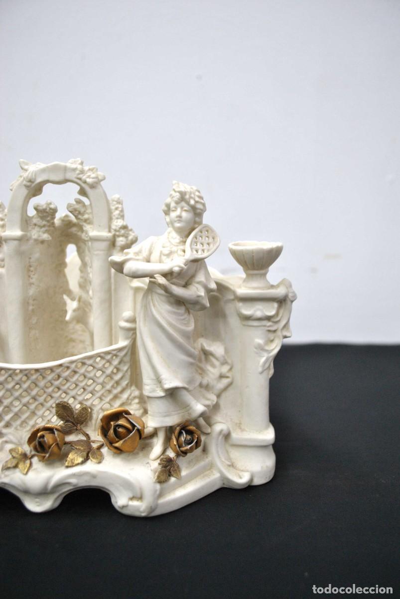 Antig&uuml;edades: CENTRO DE MESA PORCELANA BISCUIT - Foto 2