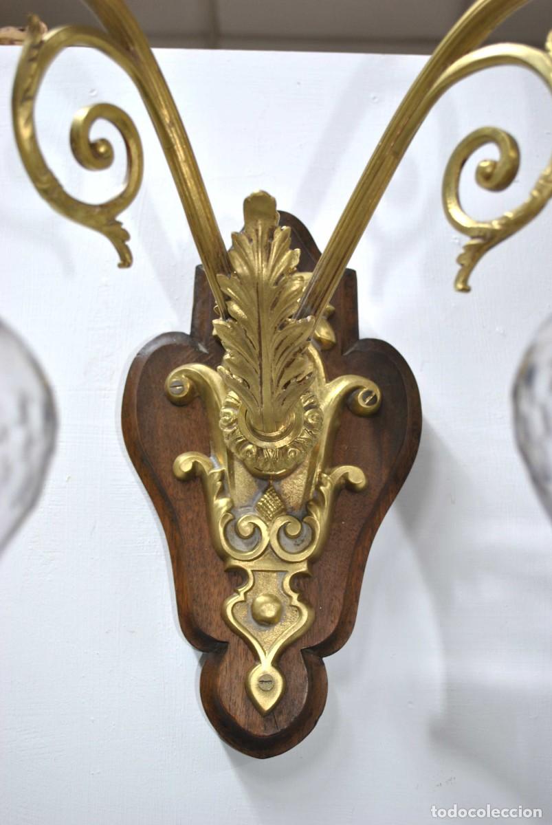Antig&uuml;edades: PAREJA APLIQUES DE PARED BRONCE Y CRISTAL - Foto 4