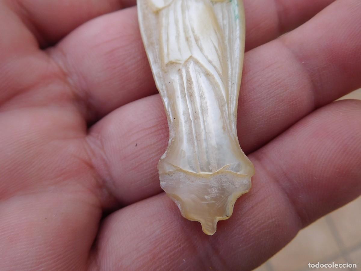 Antig&uuml;edades: Virgen antigua de n&aacute;car tallado - Foto 5