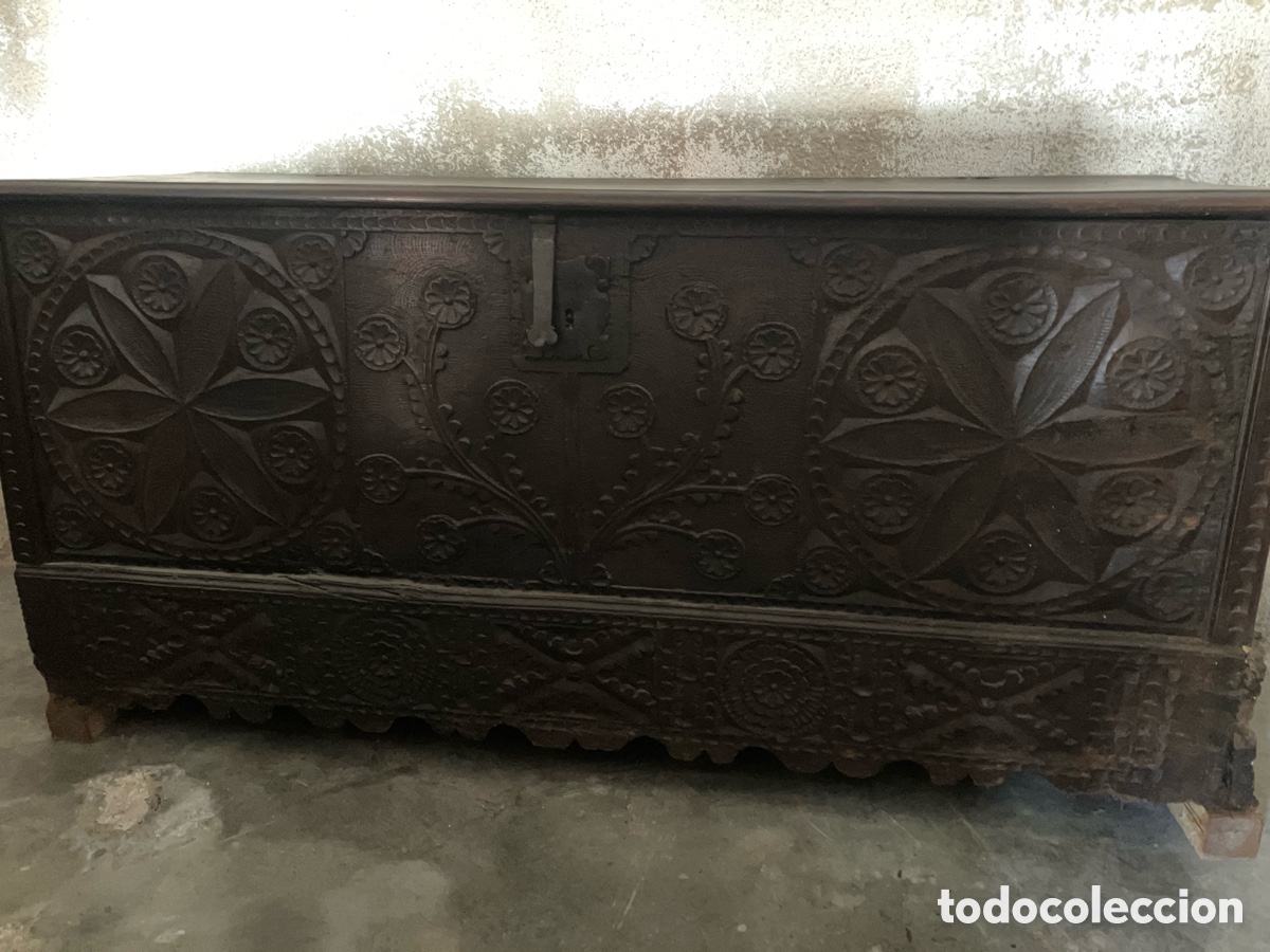 Antig&uuml;edades: Arc&oacute;n Navarro de nogal - Foto 2