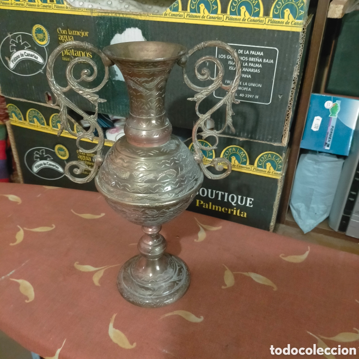 Antig&uuml;edades: Jarr&oacute;n de cobre tallado - Foto 1