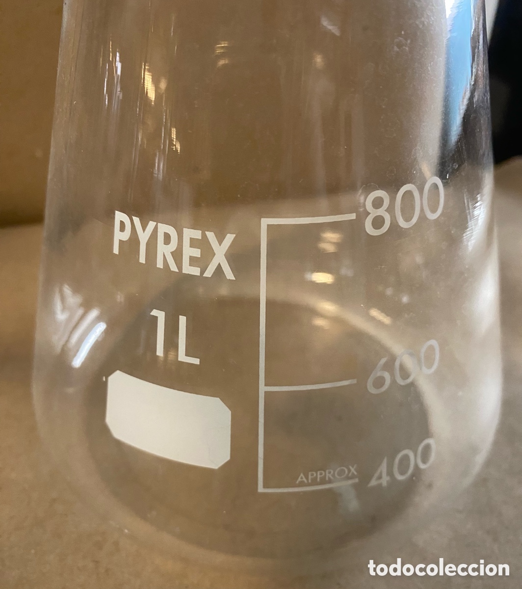 Antig&uuml;edades: MATRAZ ELERLENMEYER DE LABORATORIO PYREX. GRADUADO A 1 l. - Foto 2