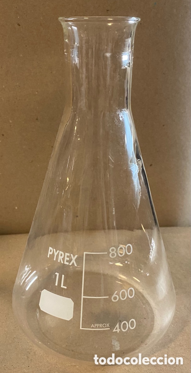 Antig&uuml;edades: MATRAZ ELERLENMEYER DE LABORATORIO PYREX. GRADUADO A 1 l. - Foto 1