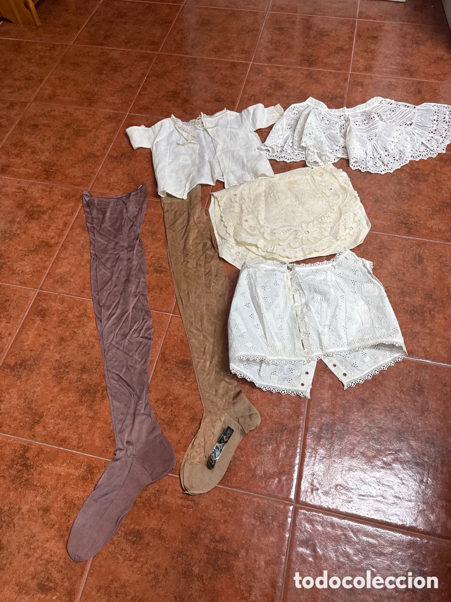 Antig&uuml;edades: Lote De Ropa Antigua de ni&ntilde;a - Foto 1