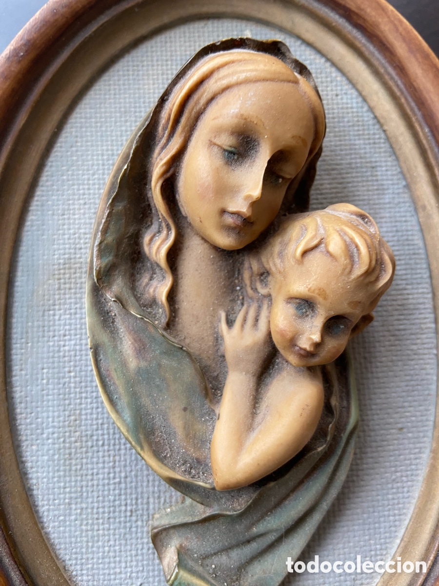 Antig&uuml;edades: Placa ovalada virgen y ni&ntilde;o en relieve - Foto 2