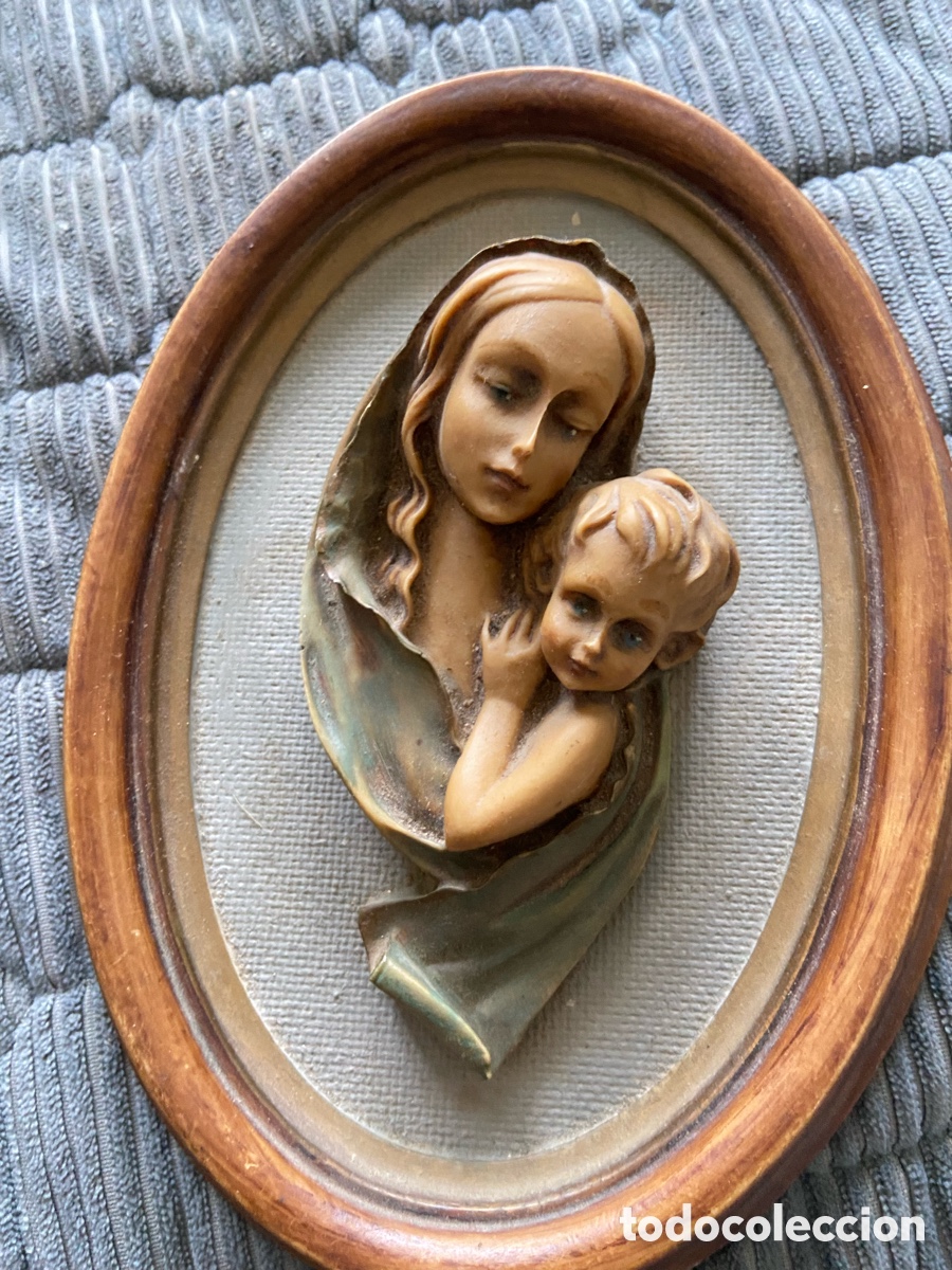 Antig&uuml;edades: Placa ovalada virgen y ni&ntilde;o en relieve - Foto 1
