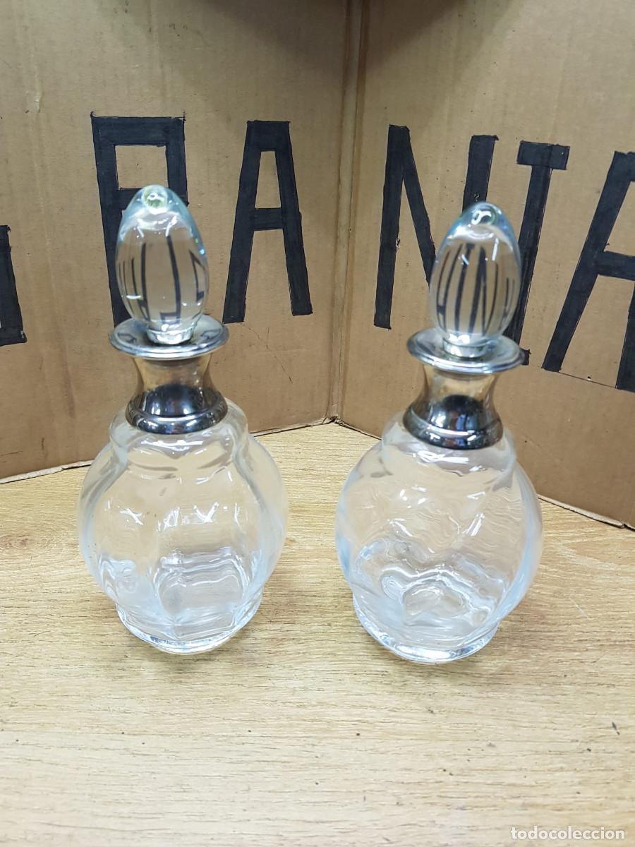 Antig&uuml;edades: PAREJA DE DOS PERFUMEROS ANTIGUOS DE CRISTAL - Foto 1