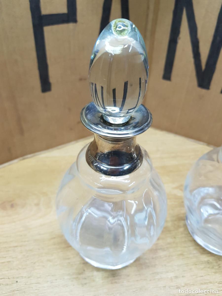 Antig&uuml;edades: PAREJA DE DOS PERFUMEROS ANTIGUOS DE CRISTAL - Foto 2