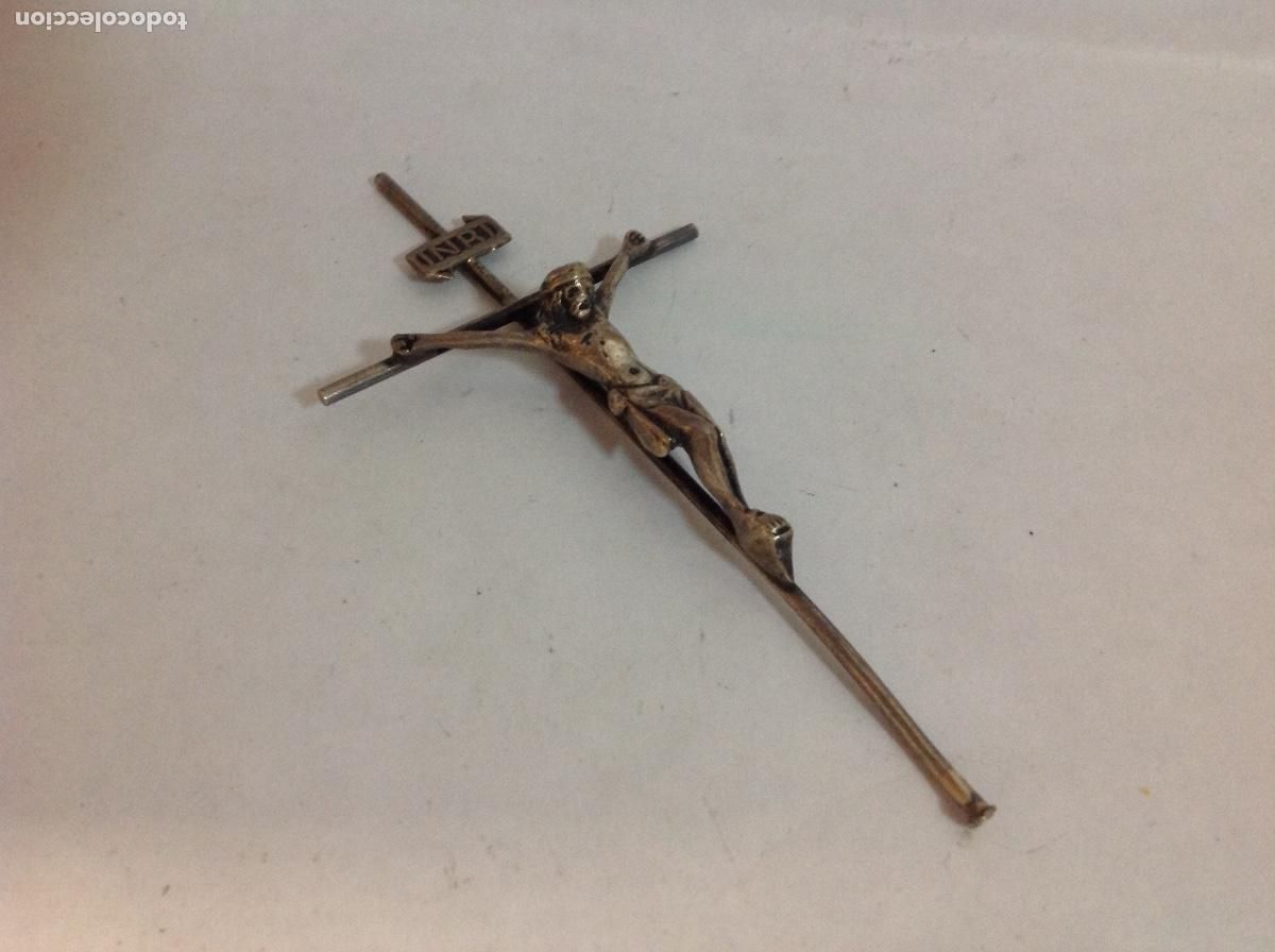 Antig&uuml;edades: Crucifijo de plata sin base - Foto 1