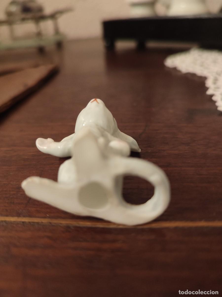 Antig&uuml;edades: Figurita de porcelana - Foto 2