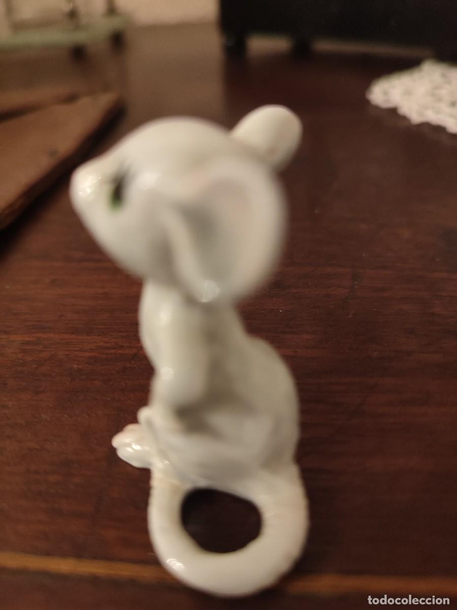 Antig&uuml;edades: Figurita de porcelana - Foto 3