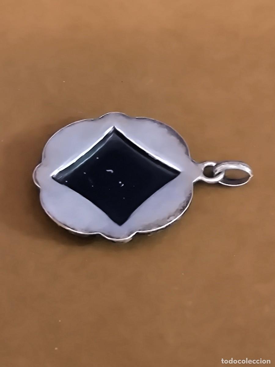 Antig&uuml;edades: MEDALLA EN METAL CON BA&Ntilde;O DE PLATA - Foto 4