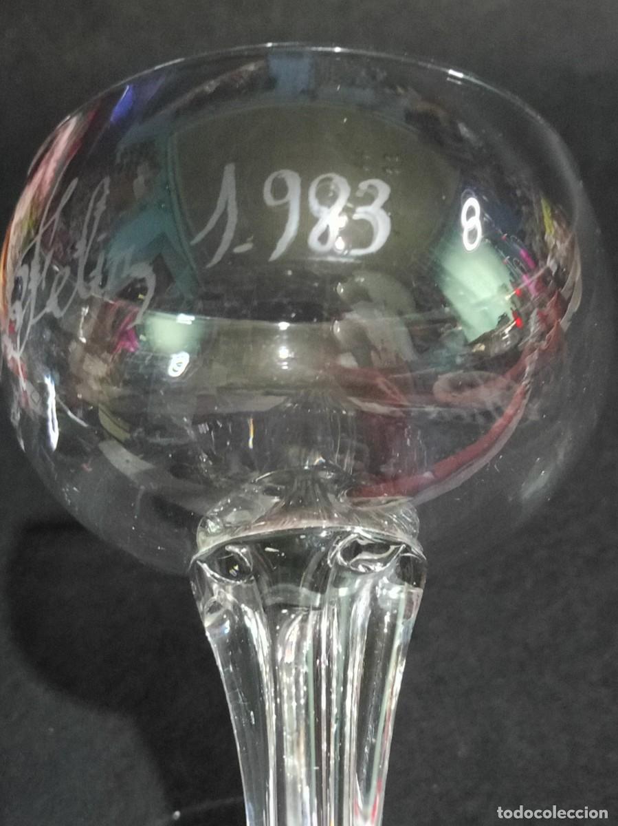 Antig&uuml;edades: copa de 22cm. de cristal 1983 - Foto 2