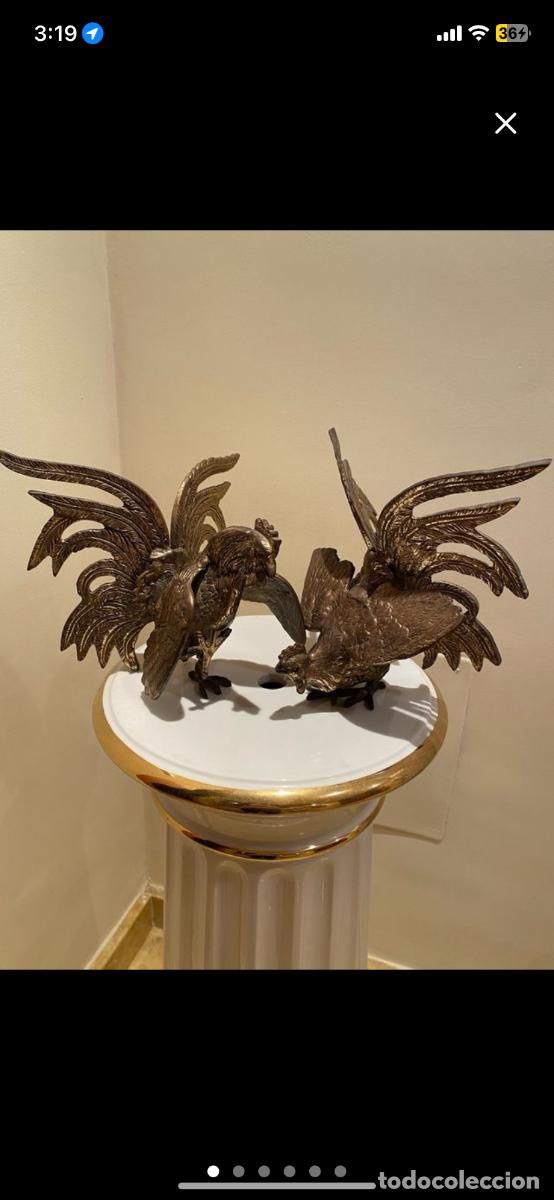 Antig&uuml;edades: Pareja de gallos de bronce - Foto 1