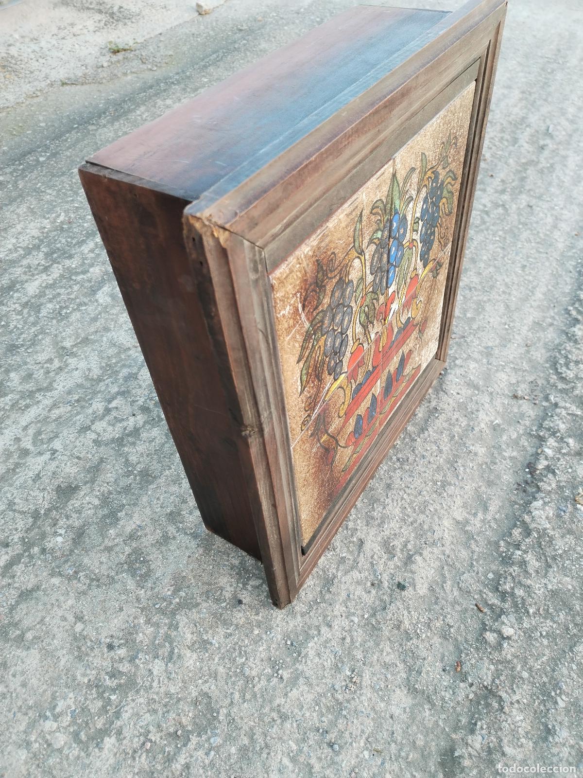 Antig&uuml;edades: caja de madera con azulejos - Foto 2