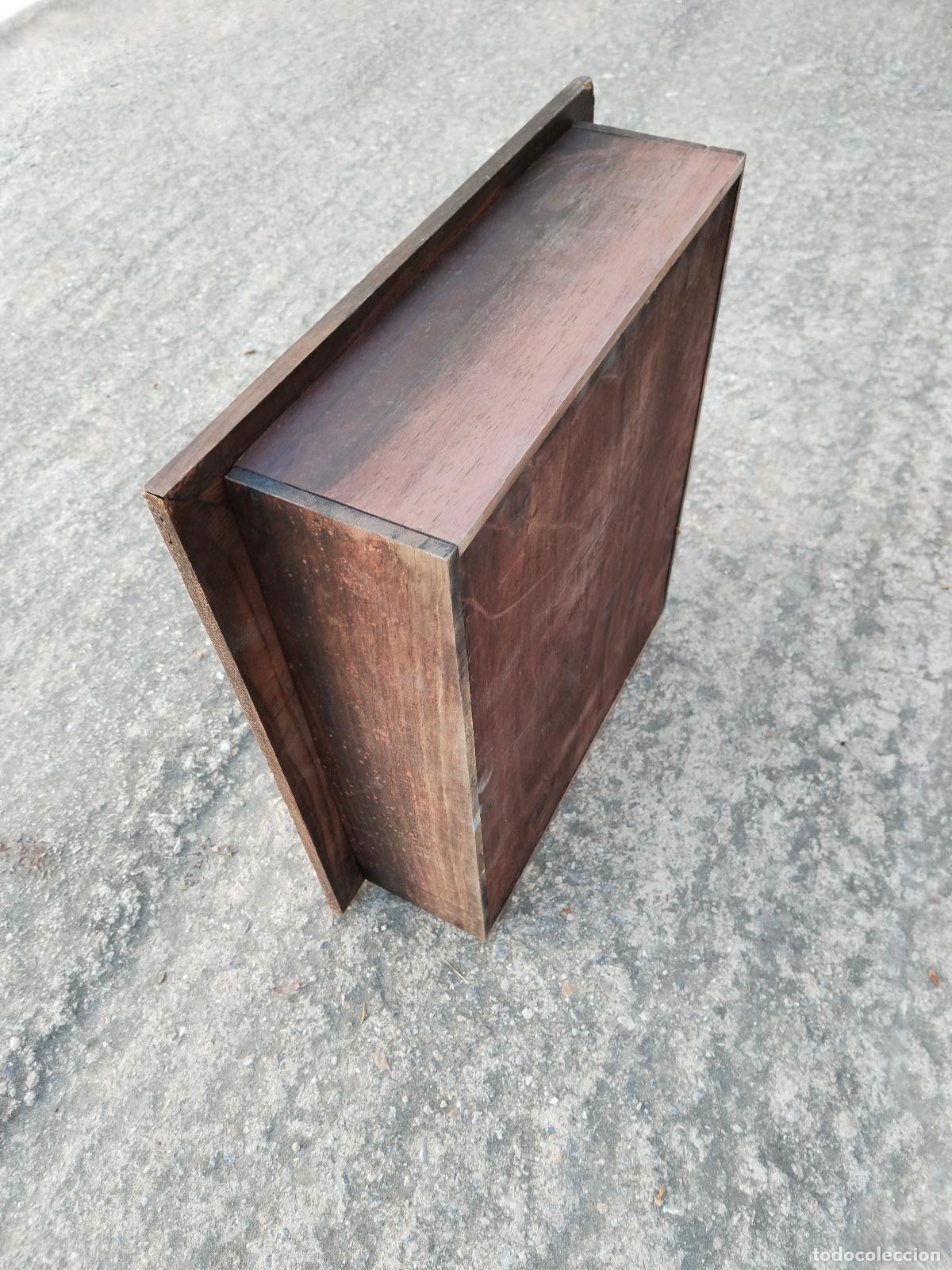 Antig&uuml;edades: caja de madera con azulejos - Foto 4
