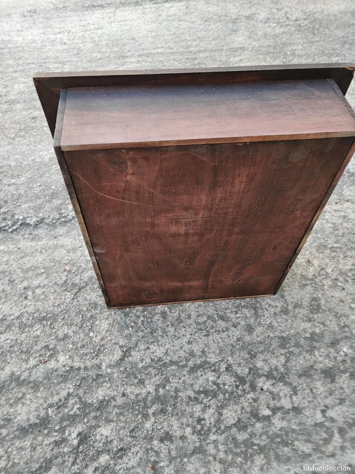 Antig&uuml;edades: caja de madera con azulejos - Foto 5