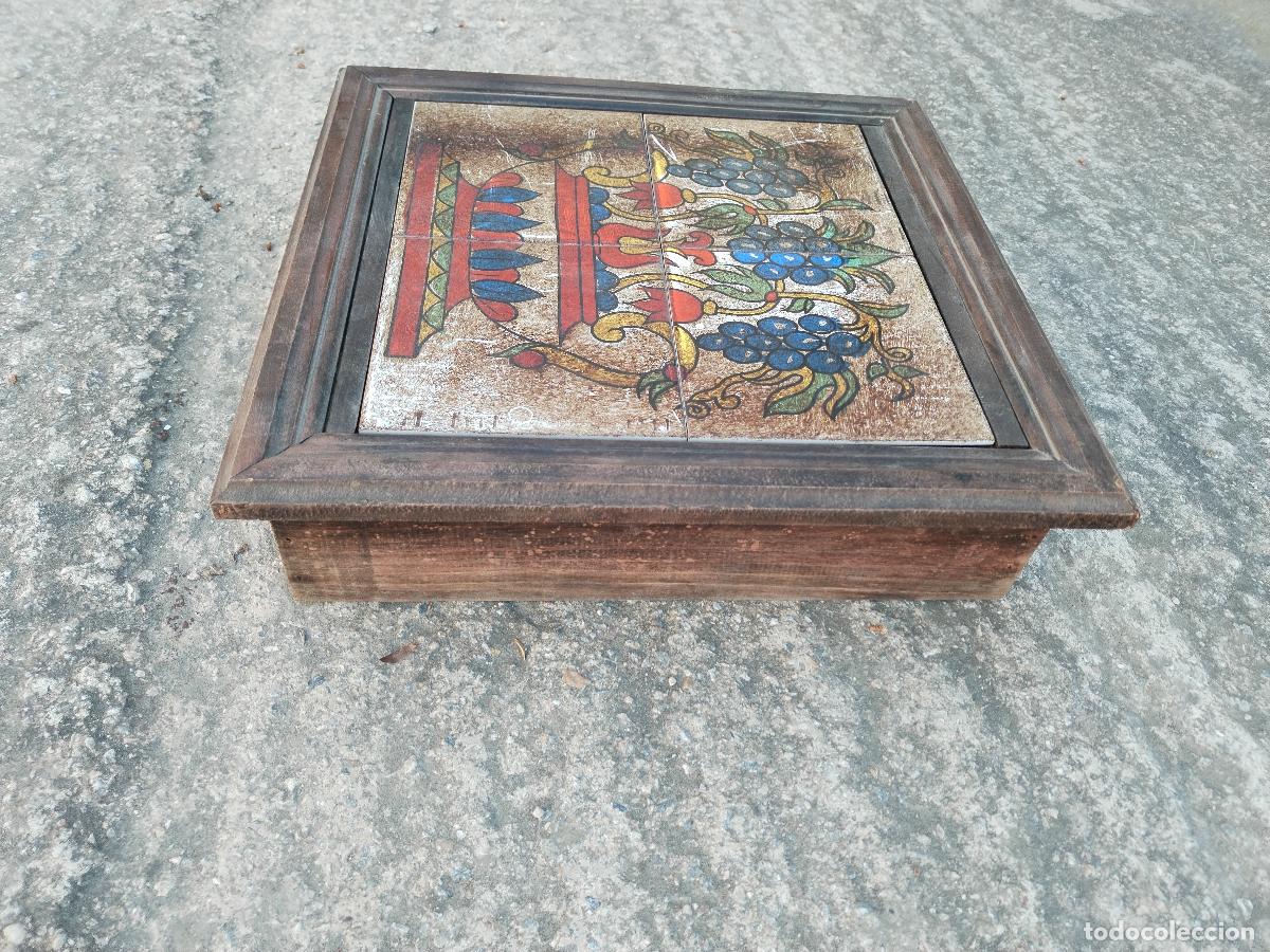 Antig&uuml;edades: caja de madera con azulejos - Foto 6