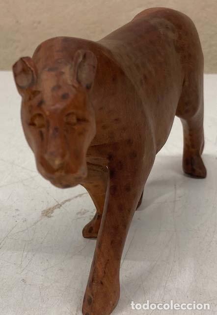Antig&uuml;edades: Figura de madera guepardo - Foto 2
