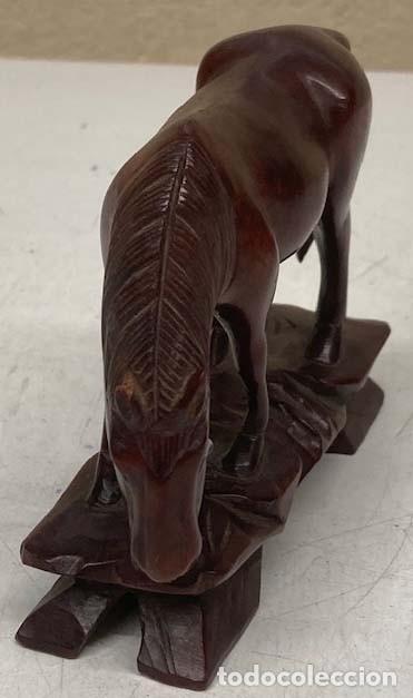 Antig&uuml;edades: Figura en madera de un caballo - Foto 3