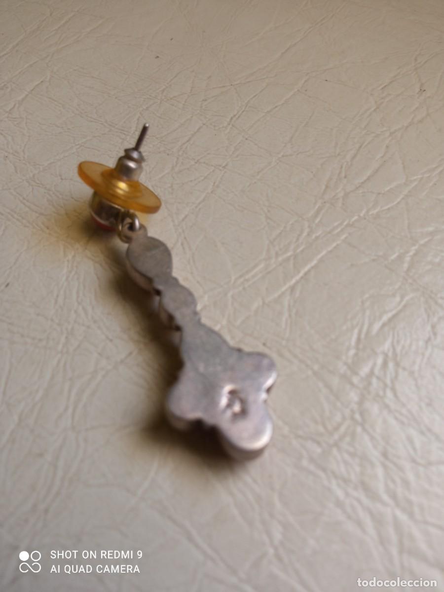 Antig&uuml;edades: Pendiente de plata? Con sellos - Foto 3
