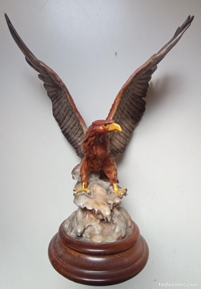 Antig&uuml;edades: Figura &Aacute;guila Base De Madera - Foto 1