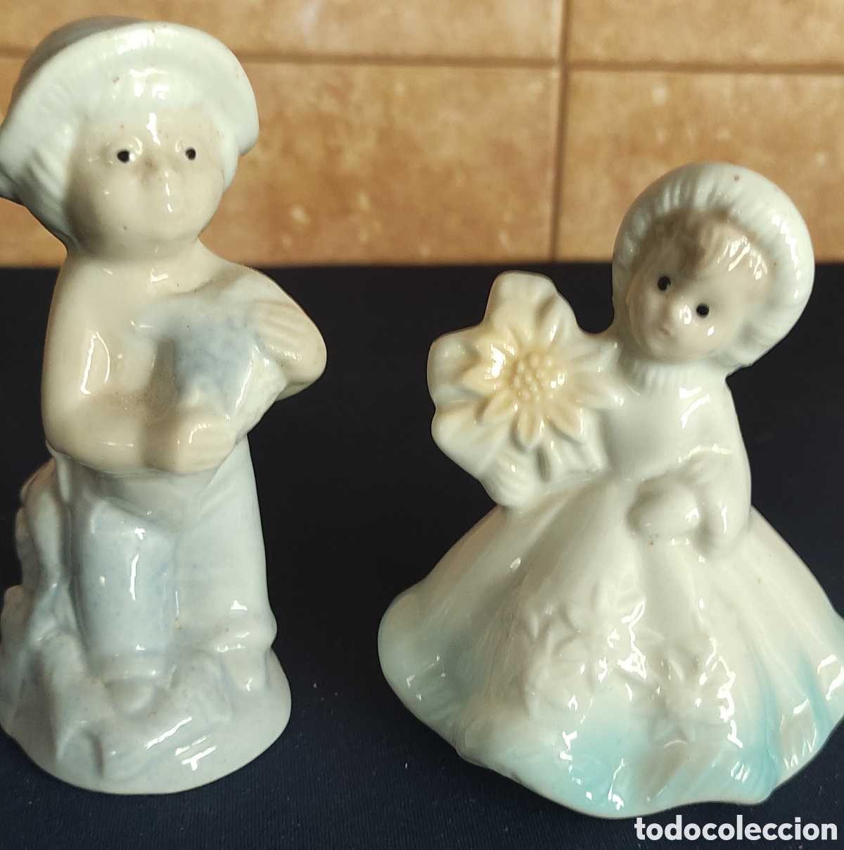 Antig&uuml;edades: Pareja de figuras de pircelana - Foto 1