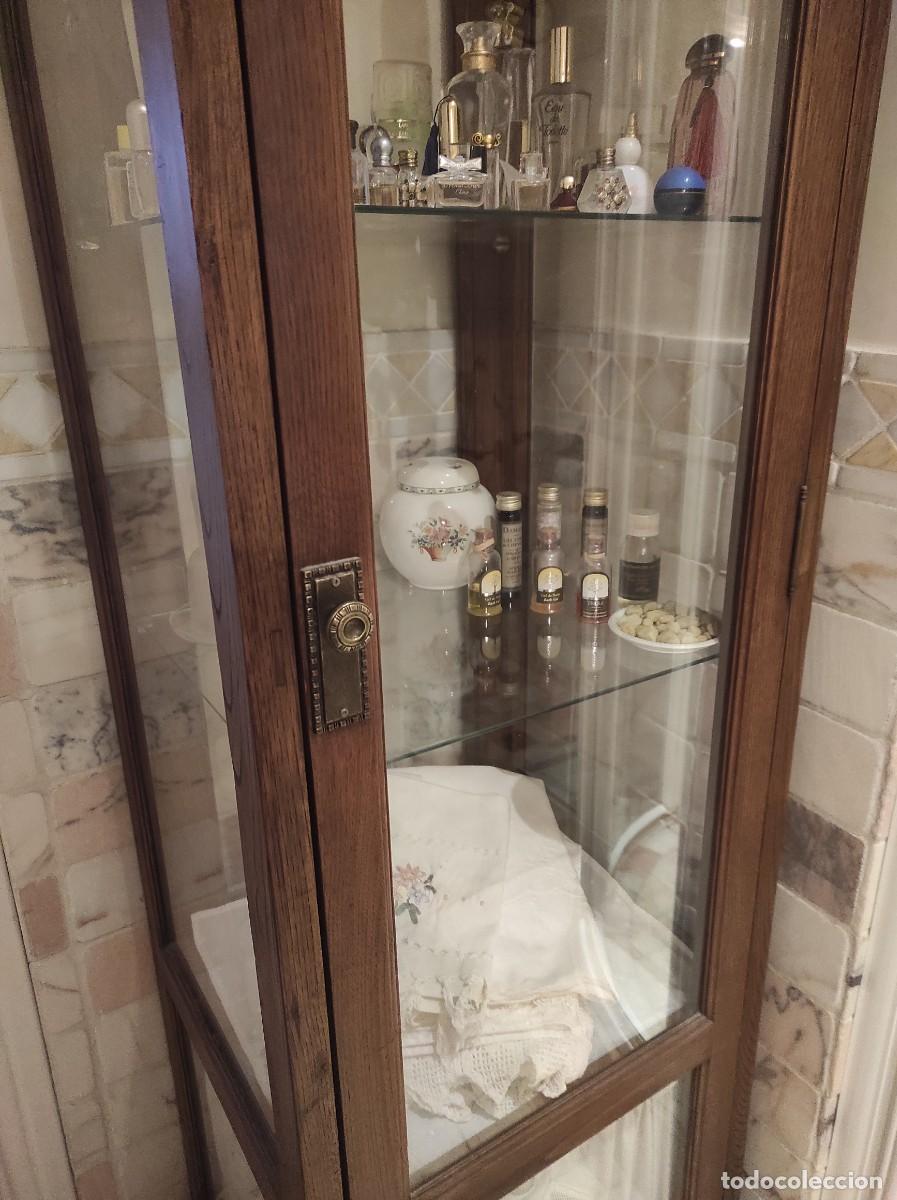 Antig&uuml;edades: Vitrina de madera antigua - Foto 2