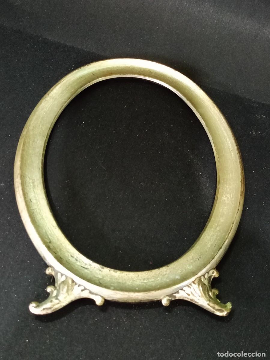 Antig&uuml;edades: marco ovalado de plata antiguo