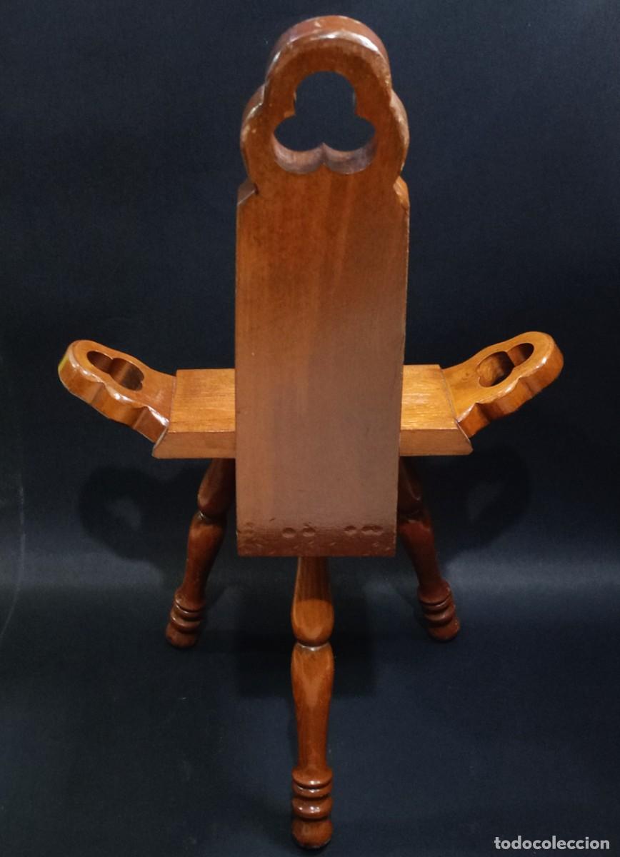 Antig&uuml;edades: silla de partos de madera - Foto 2
