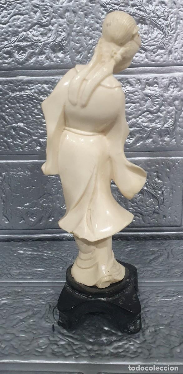 Antig&uuml;edades: Figura china en resina - Foto 2