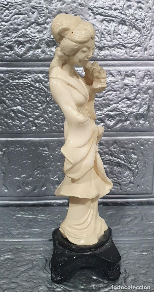Antig&uuml;edades: Figura china en resina - Foto 3