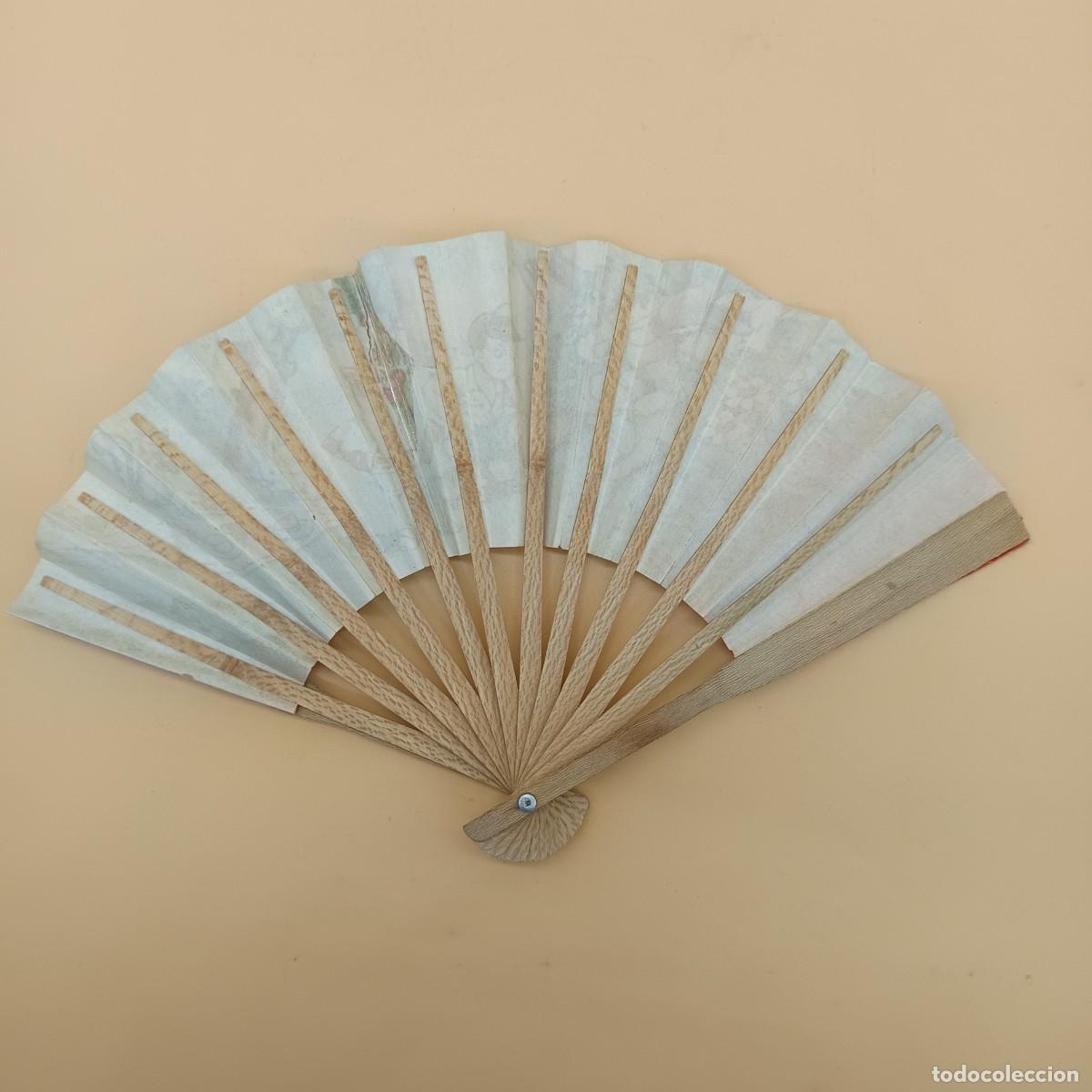 Antig&uuml;edades: ABANICO PEQUE&Ntilde;O DE MADERA Y PAPEL - Foto 2