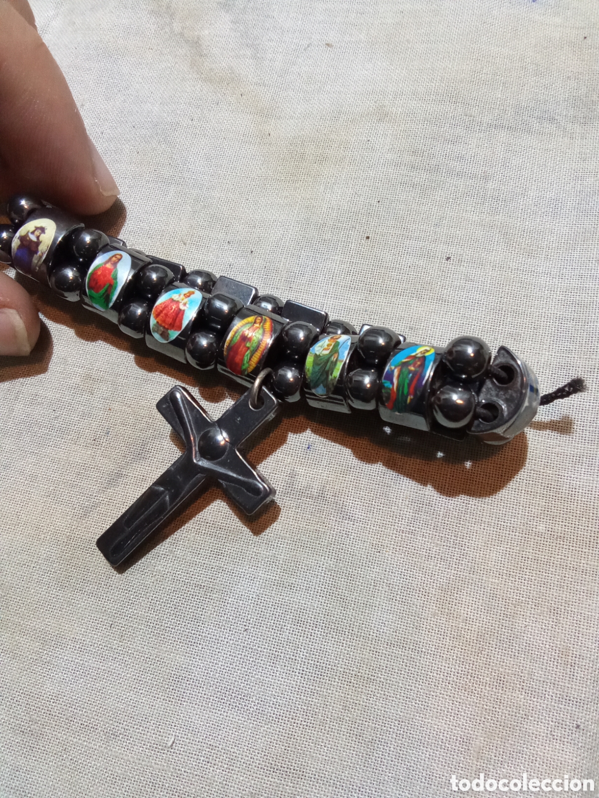 Antig&uuml;edades: LOTE 5 PULSERAS DE VARIOS SANTOS - Foto 2